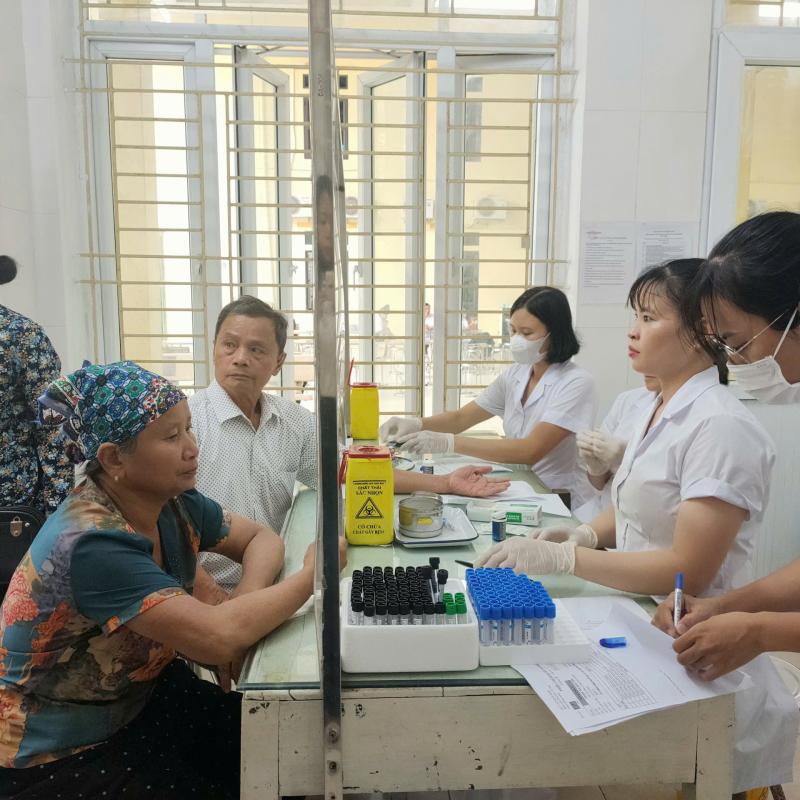 Xã Vụ Bản triển khai khám sức khỏe miễn phí cho người dân