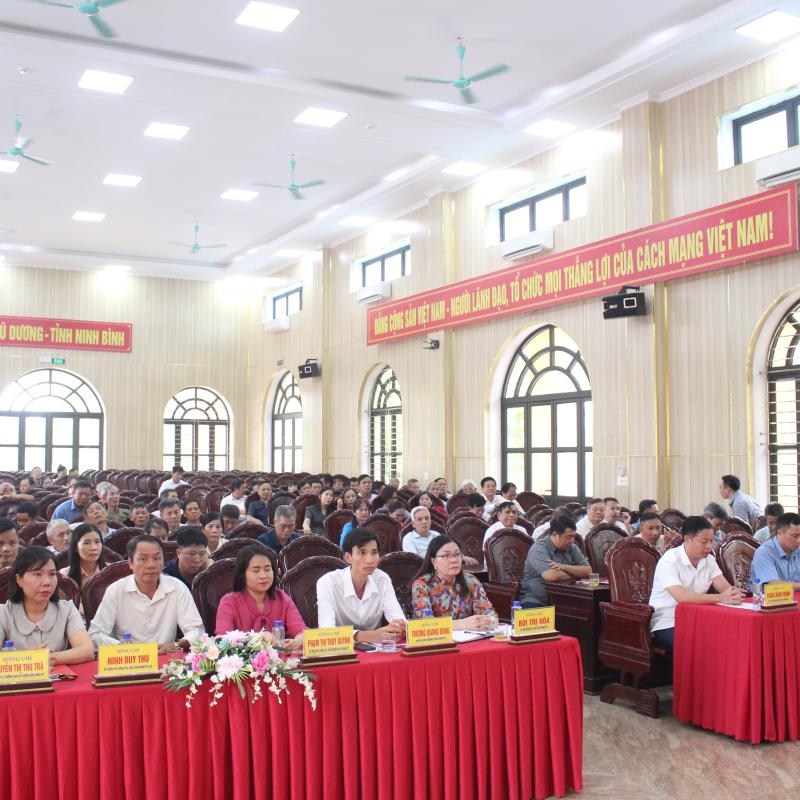 Xã Vũ Dương công bố Nghị quyết của HĐND xã về sắp xếp lại thôn (xóm) và các Quyết định về tổ chức bộ máy và công tác cán bộ