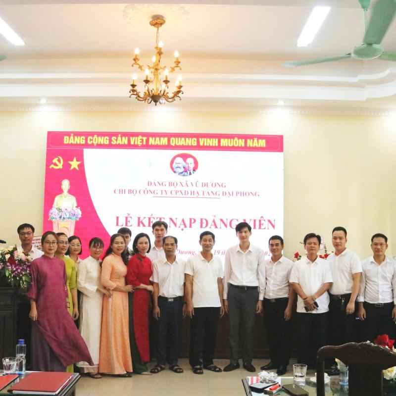 Chi bộ Công ty Cổ phần Xây dựng Hạ tầng Đại Phong kết nạp 3 Đảng viên mới