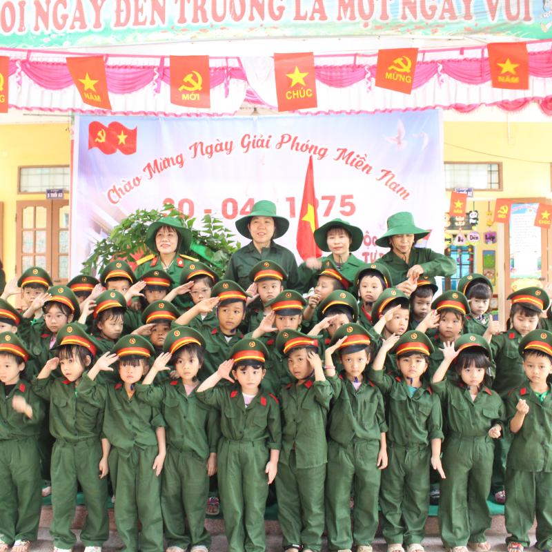 Một ngày Bé làm chiến sĩ: Mệt mà vui!