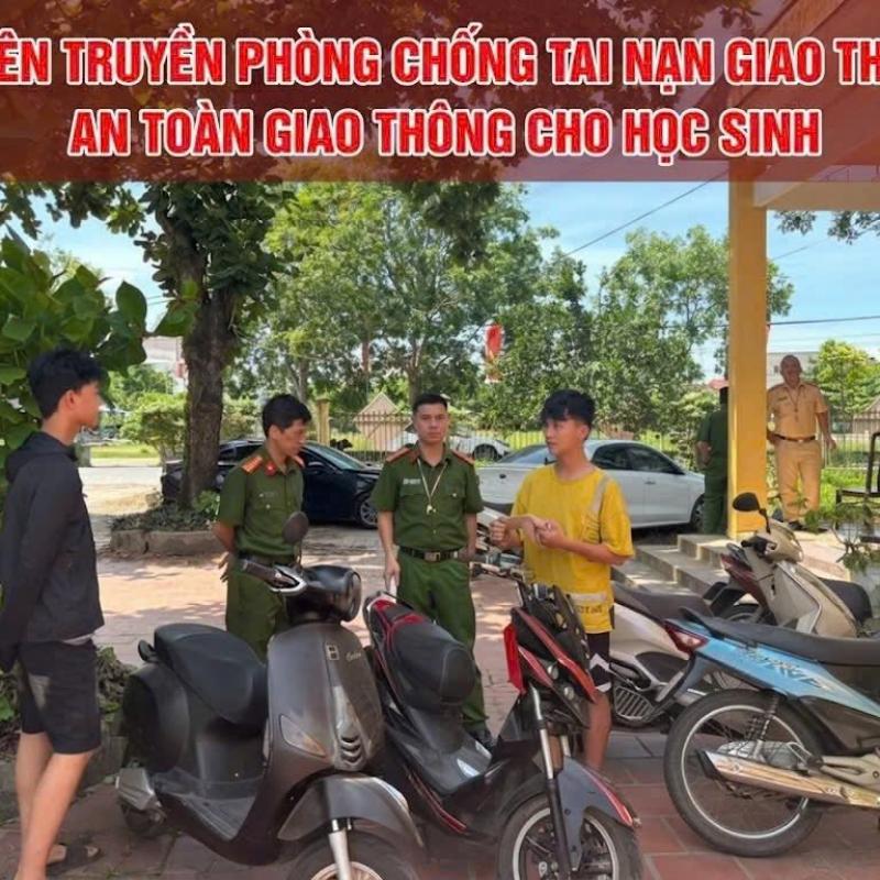Công an xã Vũ Dương tăng cường tuyên truyền, ký cam kết chấp hành nghiêm các quy định về trật tự an toàn giao thông