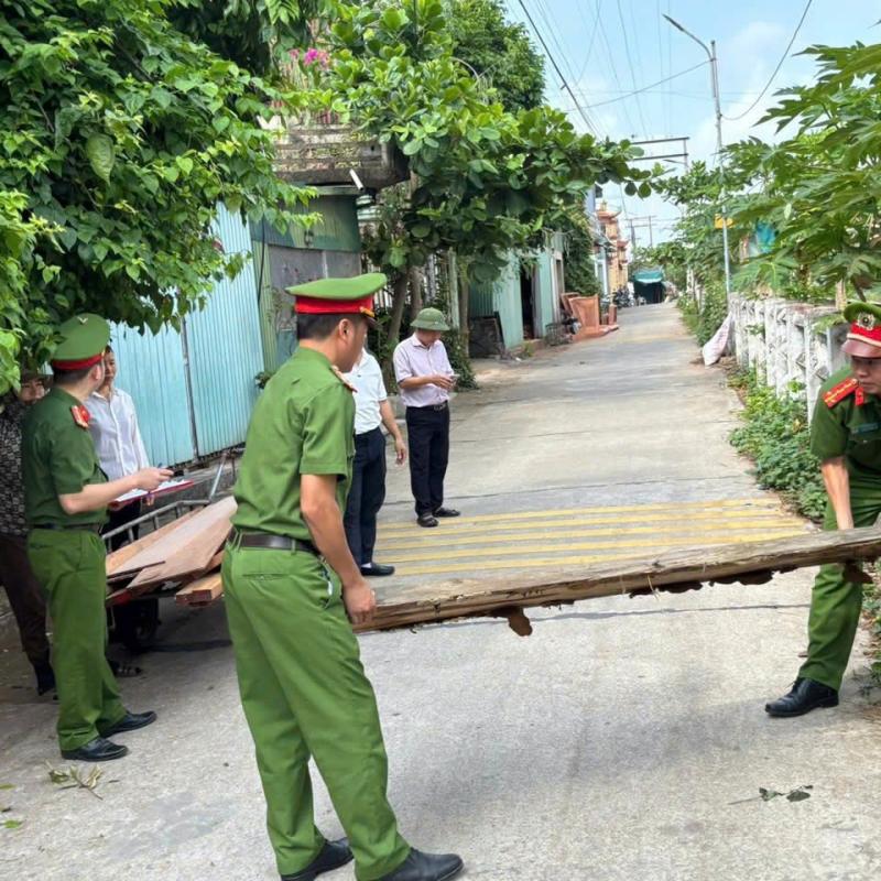 Ra quân đảm bảo hành lang an toàn giao thông đường sắt trên địa bàn