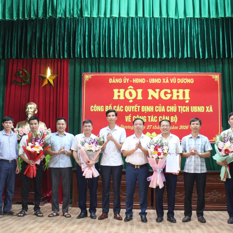 Xã Vũ Dương công bố các Quyết định về công tác cán bộ