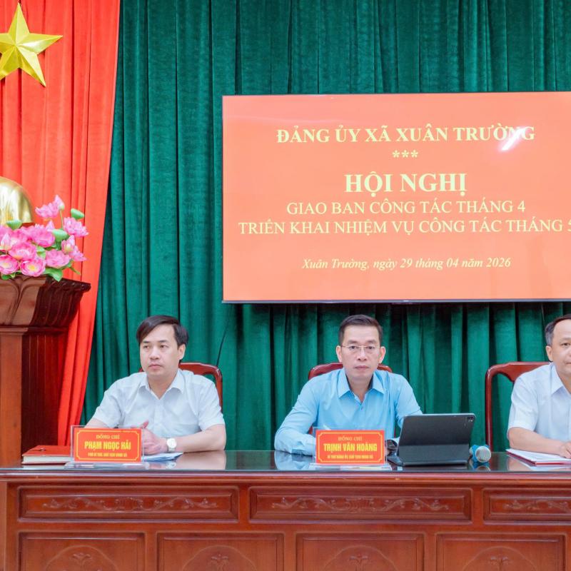 Thường trực Đảng ủy xã tổ chức hội nghị giao ban bí thư chi bộ đánh giá kết quả thực hiện nhiệm vụ chính trị tháng 4 và triển khai nhiệm vụ trọng tâm tháng 5-2026