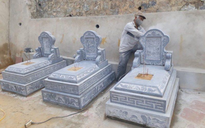 Các đồng chí lãnh đạo xã thăm và chúc mừng Noel tại Giáo xứ Xuân Dục