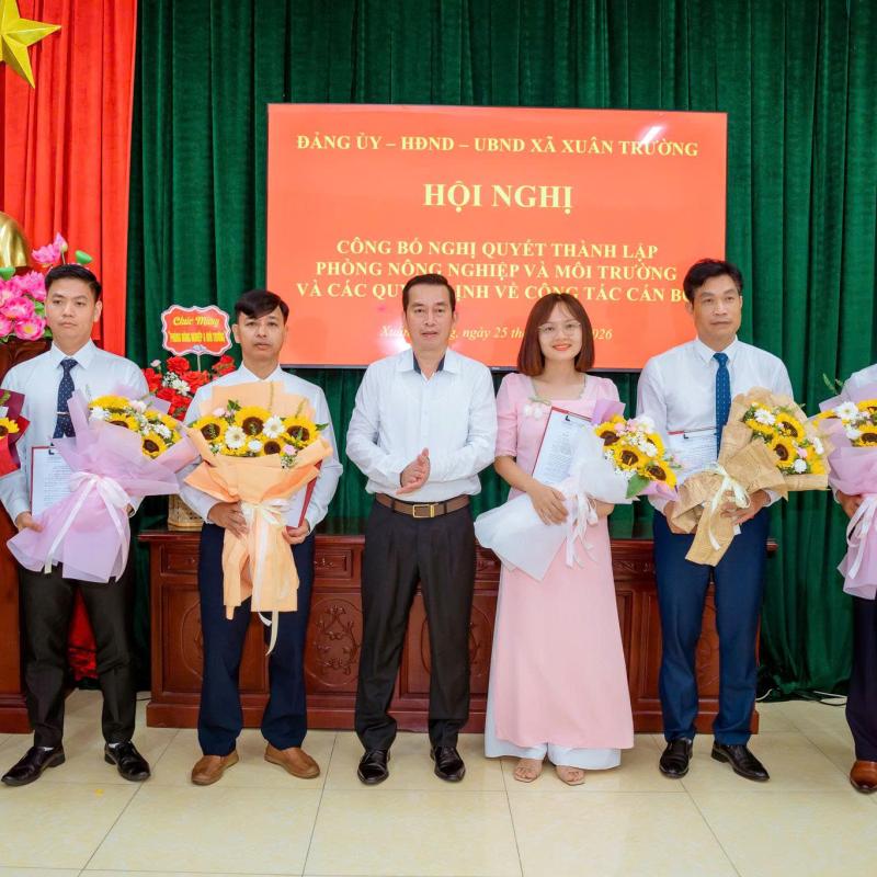 Hội nghị công bố Nghị quyết thành lập Phòng Nông nghiệp và Môi trường và các quyết định về công tác cán bộ