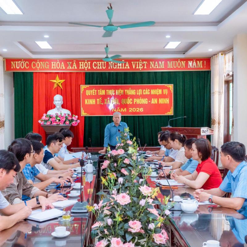Tiểu ban lập danh sách cử tri họp triển khai nhiệm vụ lập danh sách cử tri phục vụ sắp xếp tổ chức lại thôn