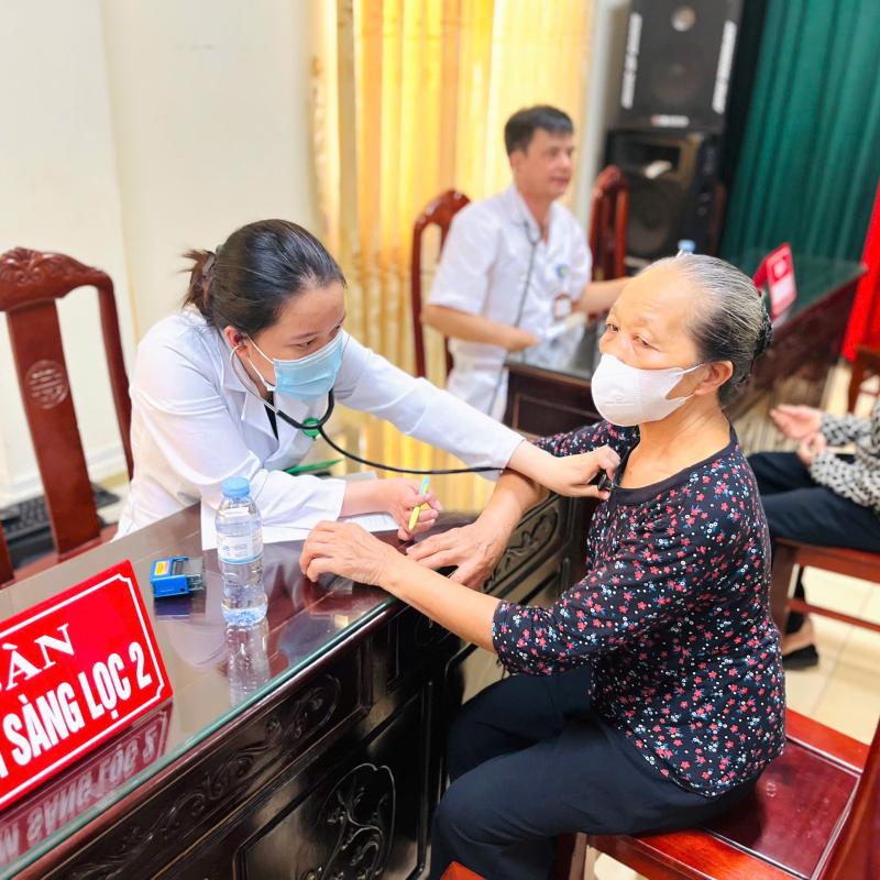 Xã Xuân Trường tổ chức khám sàng lọc, kiểm tra sức khỏe miễn phí cho người dân