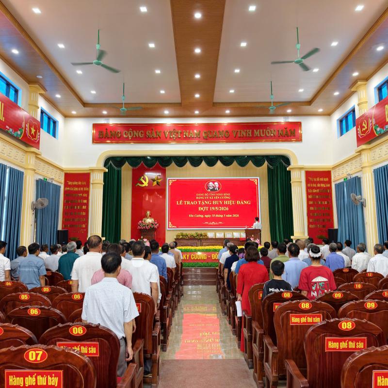 Đảng uỷ xã Yên Cường long trọng tổ chức Lễ trao tặng Huy hiệu Đảng đợt 19/5/2026
