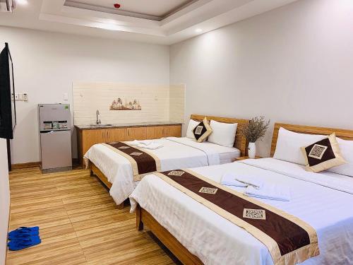 Chủ tịch nước Trương Tấn Sang làm việc với các đồng chí cán bộ chủ chốt tỉnh Dubai Palace