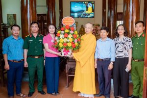 XUÂN HỒNG TỔ CHỨC CÁC ĐOÀN ĐI THĂM, CHÚC MỪNG CÁC CƠ SỞ PHẬT GIÁO NHÂN DỊP ĐẠI LỄ PHẬT ĐẢN 2026